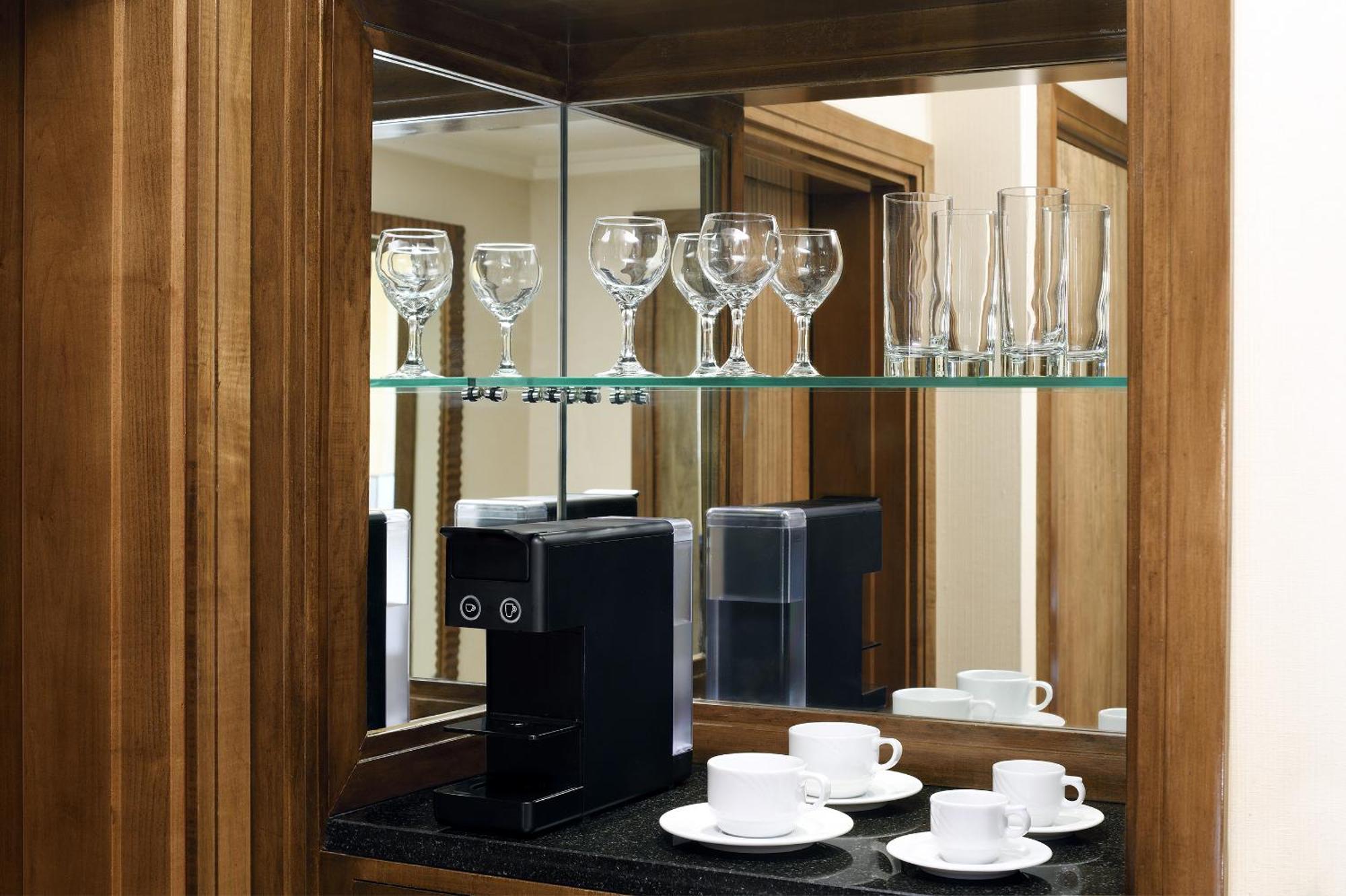 Intercontinental By Ihg 5*